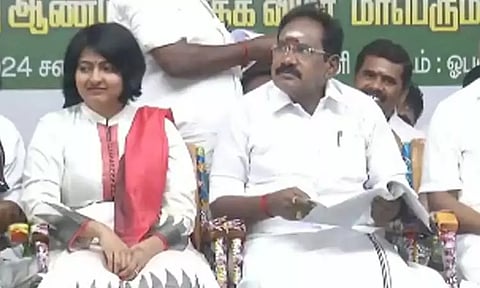 நயன்தாரா-தனுஷ் சண்டை தி.மு.க.வின் திசைதிருப்பும் வேலை - காயத்ரி ரகுராம்