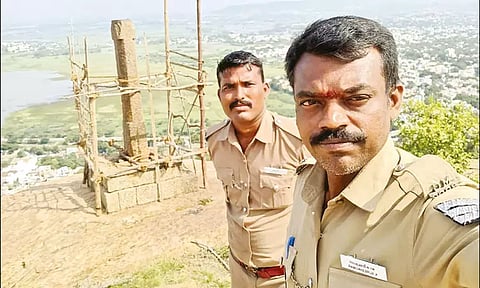 திருப்பரங்குன்றம் மலை உச்சியில் துப்பாக்கி ஏந்திய போலீஸ் பாதுகாப்பு