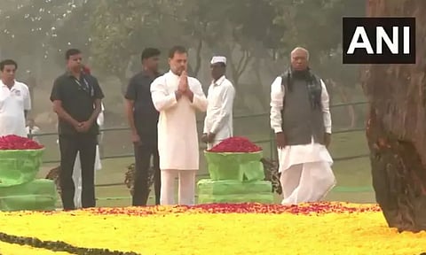 இந்திரா காந்தி நினைவிடத்தில் ராகுல் காந்தி மரியாதை
