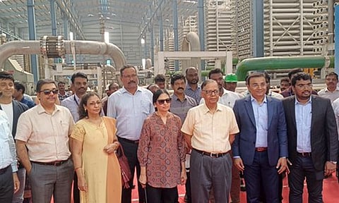 நெம்மேலியில் கடல் நீரை குடிநீராக்கும் ஆலையில் 16-வது நிதிக்குழு உறுப்பினர்கள் ஆய்வு