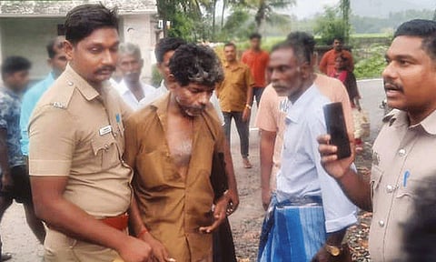 அரசு பஸ்சில் பள்ளி மாணவிக்கு பாலியல் தொல்லை - நடத்துநர் போக்சோவில் கைது