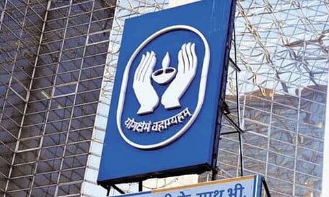 அதானி நிறுவன பங்குகள் வீழ்ச்சி: ரூ.12 ஆயிரம் கோடி இழந்த எல்.ஐ.சி.