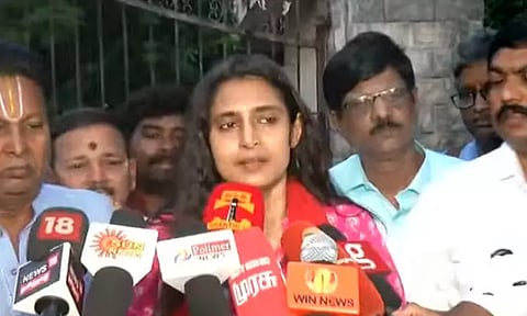 புழல் சிறையிலிருந்து ஜாமீனில் வெளியே வந்தார் கஸ்தூரி