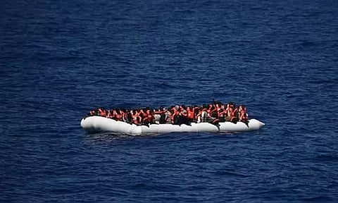 கடலில் படகுகள் மூழ்கி விபத்து - 24 பேர் பலி