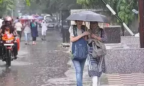 சென்னையில் மழை.. 16 மாவட்டங்களில் மிதமான மழைக்கு வாய்ப்பு