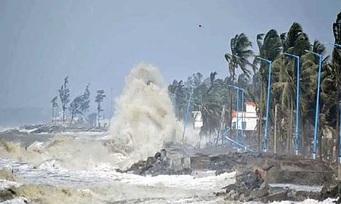 8 கி.மீ வேகத்தில் நகர்ந்து வரும் ஆழ்ந்த காற்றழுத்த தாழ்வு மண்டலம்