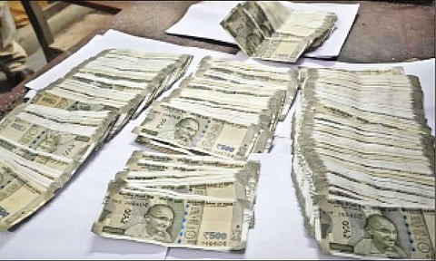 தூத்துக்குடியில் சார் பதிவாளர் அலுவலகத்தில் லஞ்ச ஒழிப்பு போலீசார் சோதனை