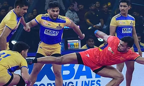 புரோ கபடி லீக்; தமிழ் தலைவாஸ் அணியை வீழ்த்தி தபாங் டெல்லி வெற்றி