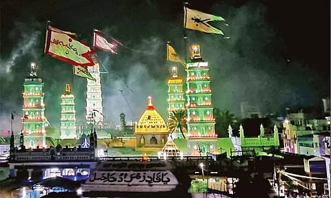 நாகூர் தர்கா கந்தூரி விழா கொடியேற்றத்துடன் தொடங்கியது