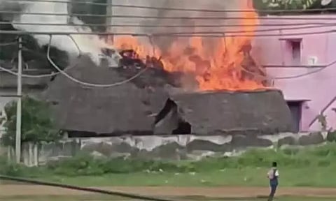 புதுக்கோட்டை: ஓட்டலில் பிரிட்ஜ் வெடித்து பயங்கர தீ விபத்து