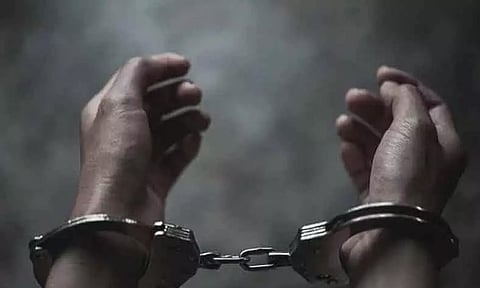 ஈரோடு: வீட்டில் கஞ்சா செடி வளர்த்த முதியவர் கைது