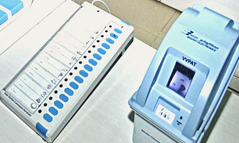 மின்னணு வாக்குகளும், ஒப்புகை சீட்டுகளும் சரியாக பொருந்தின.. மராட்டிய தேர்தல் அதிகாரி தகவல்