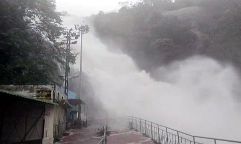 நெல்லை, தென்காசியில் வெளுத்து வாங்கும் கனமழை.. எங்கு எவ்வளவு மழை பதிவு?