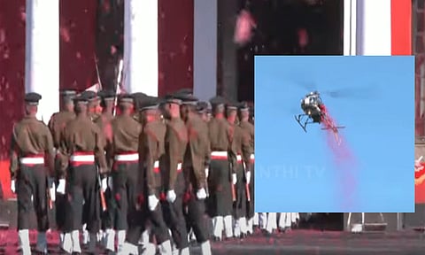 டேராடூன்: இந்திய ராணுவத்தில் இணையும் வீரர்களுக்கு ஹெலிகாப்டர் மூலம் மலர் தூவி வரவேற்பு