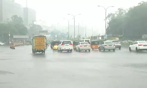 சென்னை மற்றும் புறநகர் பகுதிகளில் கனமழை