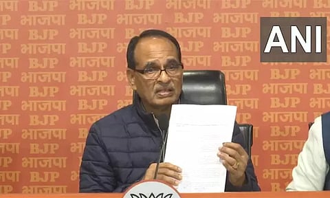 ராகுல் காந்தி ஒரு குண்டர் போல நடந்து கொண்டார் - சிவராஜ்சிங் சவுகான் குற்றச்சாட்டு