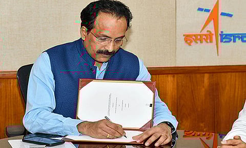 விண்வெளி பயண திட்டம்; இஸ்ரோ-ஐரோப்பிய விண்வெளி நிறுவனம் இடையே ஒப்பந்தம் கையெழுத்து