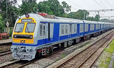 10 மெமு ரெயில்களில் தலா 2 பெட்டிகள் குறைப்பு - தெற்கு ரெயில்வே அறிவிப்பு