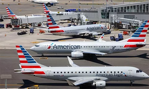அமெரிக்கா முழுவதும் அமெரிக்கன் ஏர்லைன்ஸ் விமானங்கள் தரையிறக்கம் - பரபரப்பு சம்பவம்