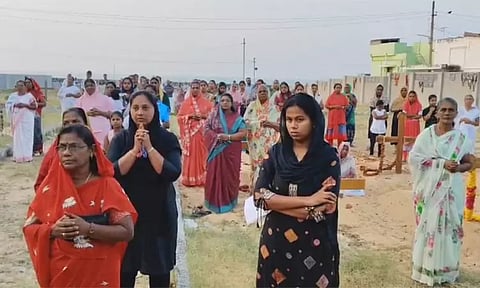 20ம் ஆண்டு சுனாமி நினைவு தினம் இன்று - நினைவிடங்களில் மீனவர்கள் அஞ்சலி