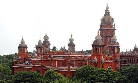 பாலியல் வன்கொடுமையால் பாதிக்கப்பட்ட மாணவிக்கு ரூ. 25 லட்சம் இழப்பீடு; ஐகோர்ட்டு உத்தரவு