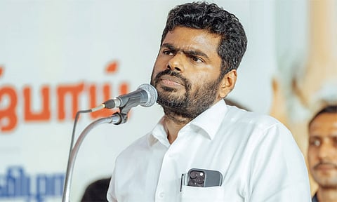 பள்ளியில் படிக்கும் குழந்தைகளின் கட்டணத்தை குறையுங்கள் - அண்ணாமலை