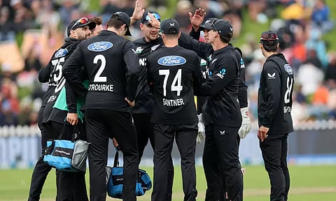 முதல் ஒருநாள் போட்டி: நியூசிலாந்து அபார பந்துவீச்சு.. இலங்கை 178 ரன்களில் ஆல் அவுட்