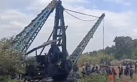 நிலக்கரி சுரங்கத்துக்குள் திடீரென புகுந்த தண்ணீர்... 15 தொழிலாளர்களின் கதி என்ன?