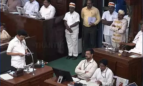 யு.ஜி.சி.யின் புதிய விதிகளுக்கு எதிராக முதல்-அமைச்சர் கொண்டு வந்த தனித் தீர்மானம் ஒருமனதாக நிறைவேற்றம்