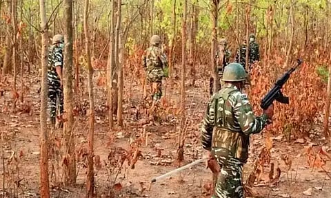 சத்தீஷ்காரில் 3 நக்சலைட்டுகள் சுட்டுக்கொலை