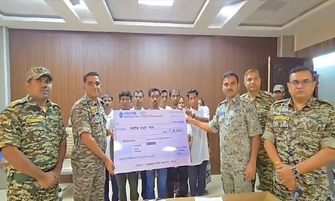 சத்தீஷ்காரில் 9 நக்சலைட்டுகள் சரண்