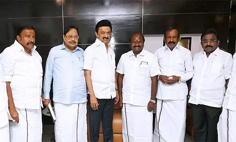 ஈரோடு கிழக்கு இடைத்தேர்தலில் தி.மு.க. சார்பில் வி.சி. சந்திரகுமார் போட்டி