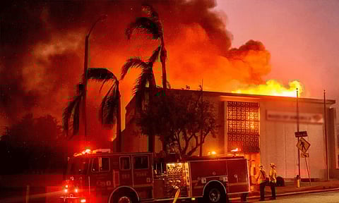 லாஸ் ஏஞ்சல்சில் கட்டுக்கடங்காமல் பரவும் காட்டுத்தீ - பலி எண்ணிக்கை உயர்வு