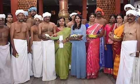 இஸ்ரோ தலைவராக பொறுப்பேற்கும் வி.நாராயணன், சாமிதோப்பு கோவிலில் சாமி தரிசனம்