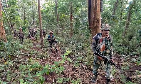 சத்தீஸ்கார்: 3 நக்சலைட்டுகள் சுட்டுக்கொலை