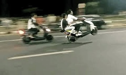 வாகன ரேசில் ஈடுபடவோ, நடத்தவோ கூடாது - விழுப்புரம் மாவட்ட காவல்துறை எச்சரிக்கை