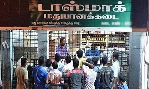 அலங்காநல்லூர் ஜல்லிக்கட்டு: நாளை டாஸ்மாக் கடைகள் மூடப்படும் - மாவட்ட கலெக்டர் அறிவிப்பு