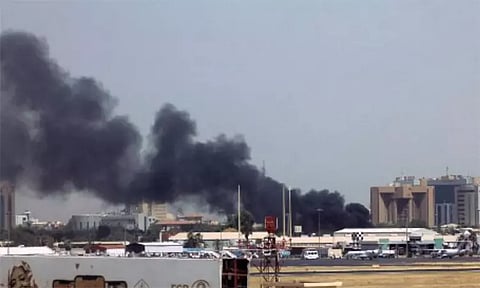 சூடானில் உள்நாட்டு கலவரம்: இருளில் மூழ்கிய தலைநகரம்