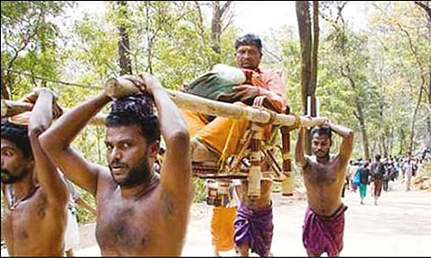 சபரிமலையில் டோலி சேவை ரத்து - மந்திரி வாசவன் தகவல்