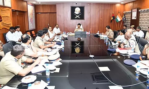 குடியரசு தினவிழா: பாதுகாப்பு, முன்னேற்பாடுகள் குறித்து சென்னை காவல் ஆணையர் ஆலோசனை