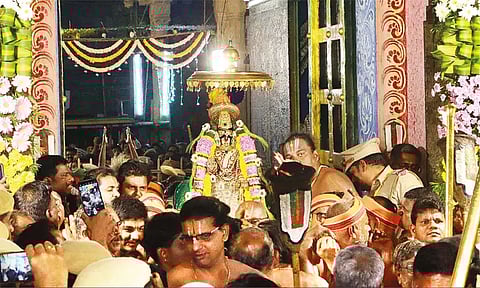 வைகுண்ட ஏகாதசி விழா: ஸ்ரீரங்கம் ரெங்கநாதர் கோவிலில் 20 லட்சம் பக்தர்கள் தரிசனம்