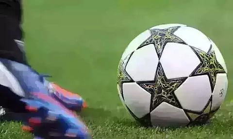 ஐ.எஸ்.எல். கால்பந்து தொடர்; கேரளா பிளாஸ்டர்ஸ் - ஈஸ்ட் பெங்கால் அணிகள் இன்று மோதல்