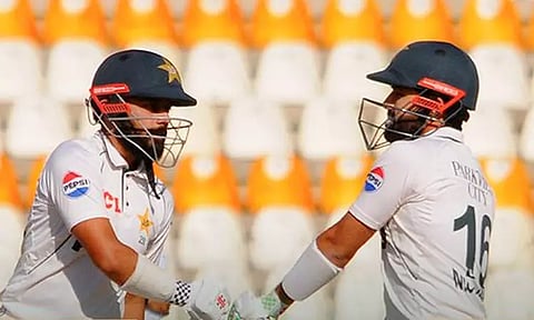 வெஸ்ட் இண்டீஸ் அணிக்கு எதிரான டெஸ்ட்: முதல் இன்னிங்சில் பாகிஸ்தான் 154 ரன்களுக்கு ஆட்டமிழப்பு