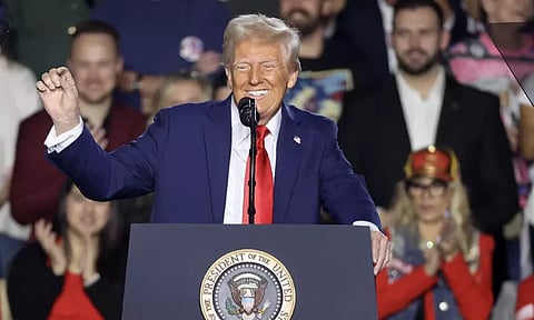 சட்டவிரோத குடியேறிகள் விவகாரம்: அதிரடி காட்டிய டிரம்ப் - அடிபணிந்த கொலம்பியா; என்ன நடந்தது?