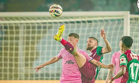 ஐ.எஸ்.எல். கால்பந்து: பெங்களூரு எப்.சி. அணியை வீழ்த்தி மோகன் பகான் வெற்றி