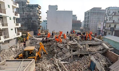 டெல்லி கட்டிட விபத்து: பலி எண்ணிக்கை 5 ஆக உயர்வு