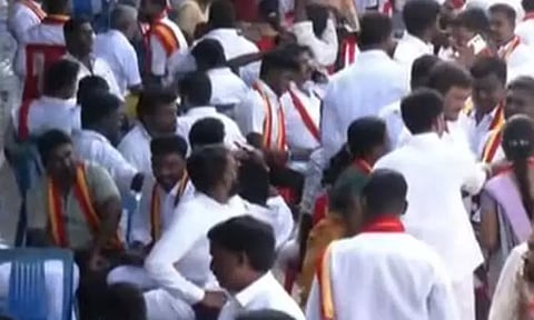 தமிழக வெற்றிக் கழக பேனர்கள் அகற்றம் - காஞ்சிபுரத்தில் பரபரப்பு