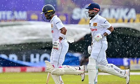 ஆஸ்திரேலியாவுக்கு எதிரான முதல் டெஸ்ட்: மழையால் பாதிக்கப்பட்ட 3-வது நாள் ஆட்டம்.. இலங்கை 136/5