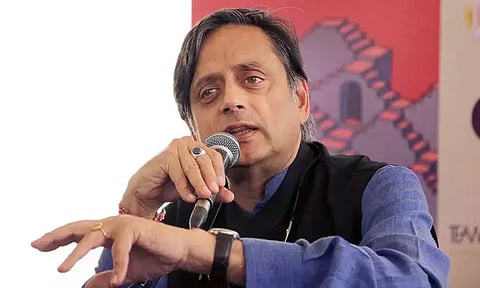 'வேலையில்லா திண்டாட்டம், பணவீக்கம் குறித்து நிதி மந்திரி பேசவே இல்லை' - சசி தரூர் விமர்சனம்