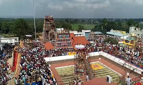 கடலூர் தேவநாதசுவாமி கோவில் கும்பாபிஷேகம் - ஆயிரக்கணக்கானோர் பங்கேற்பு